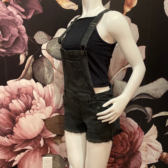Jean Shorts overalls ( Womens or Girls ) - Picture 1 of 4